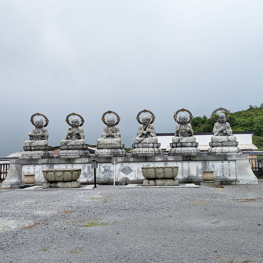 恐山石像
