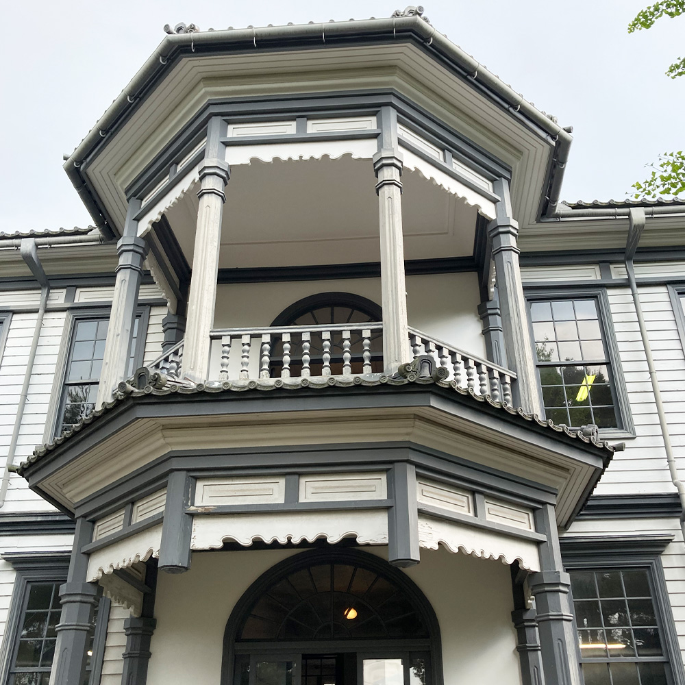 安積歴史博物館（正面）