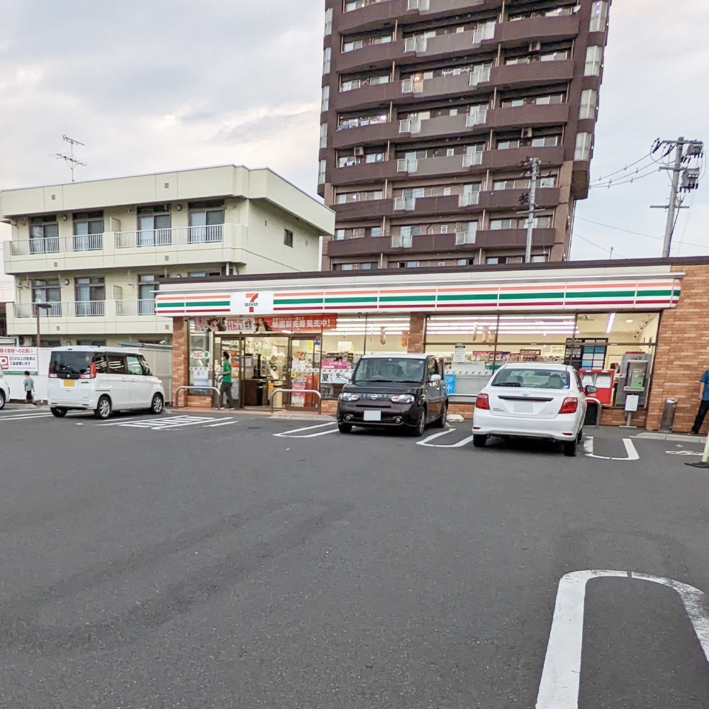 セブンイレブン虎丸店