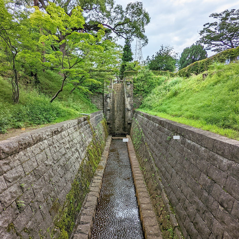 麓山公園（安積疎水麓山の飛瀑）